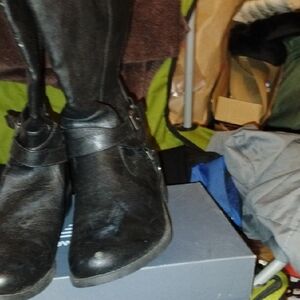 Women's Guess Riding Boots Side Zipper Two Buckles black 10M